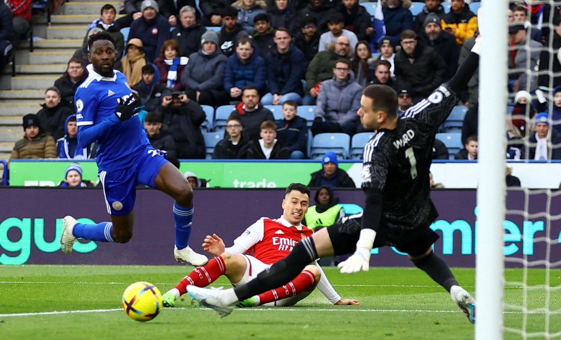 马竞宣布苏亚雷斯今夏离队 被换下后他流下眼泪.